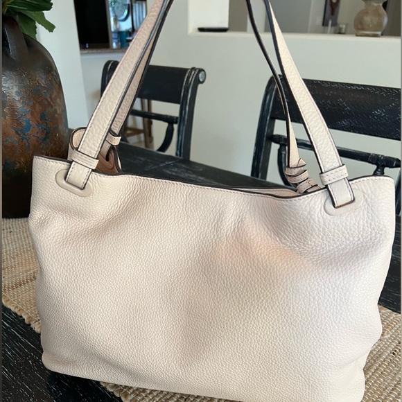 Authentic Tory Burch Thea Center Zip Tote w/ matching Tory Burch wallet. - Picture 7 of 14